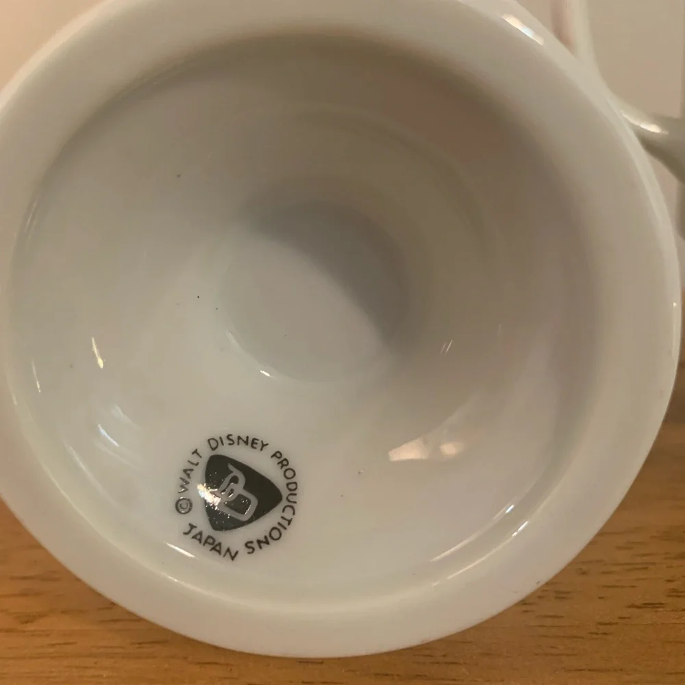 DISNEY PRODUCTIONS Mickey Mouse 12 oz Ceramic Pedestal Footed Tea Coffee…